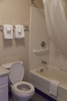 Intown Suites Extended Stay Newport News Va - City Center Екстериор снимка